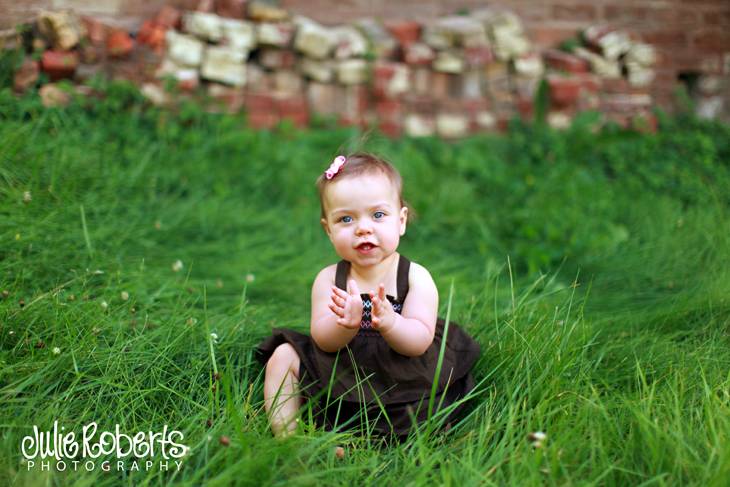 Teddy, Kristen, & Eliza Mae Booth - Knoxville, Johnson City, Jonesboro, Baby and Family Portrait Photography, Julie Roberts Photography