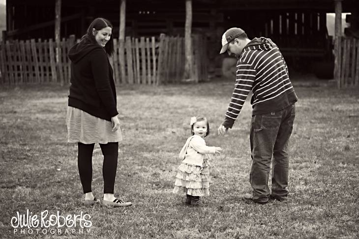 Maple Rae Shelton - Johnson City - Tennessee - Rocky Mount - Family and Child Photography, Julie Roberts Photography